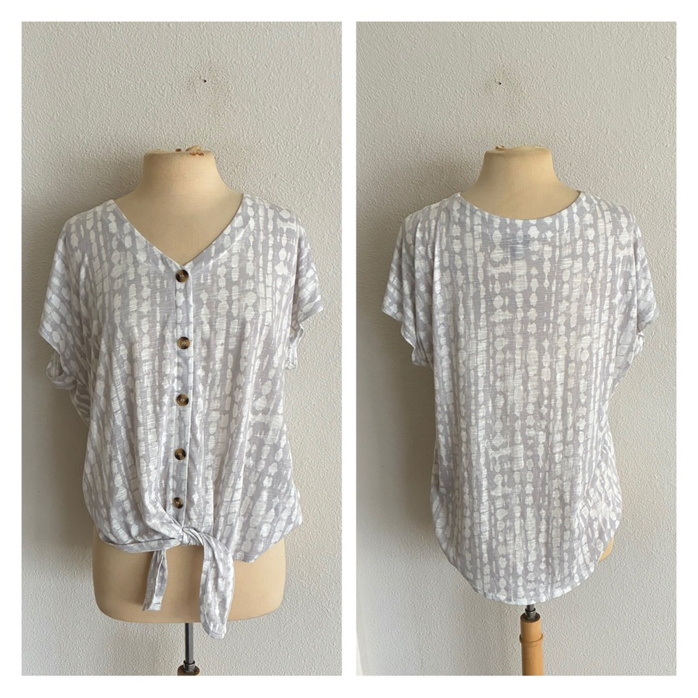 Torrid tie front button down - image 1